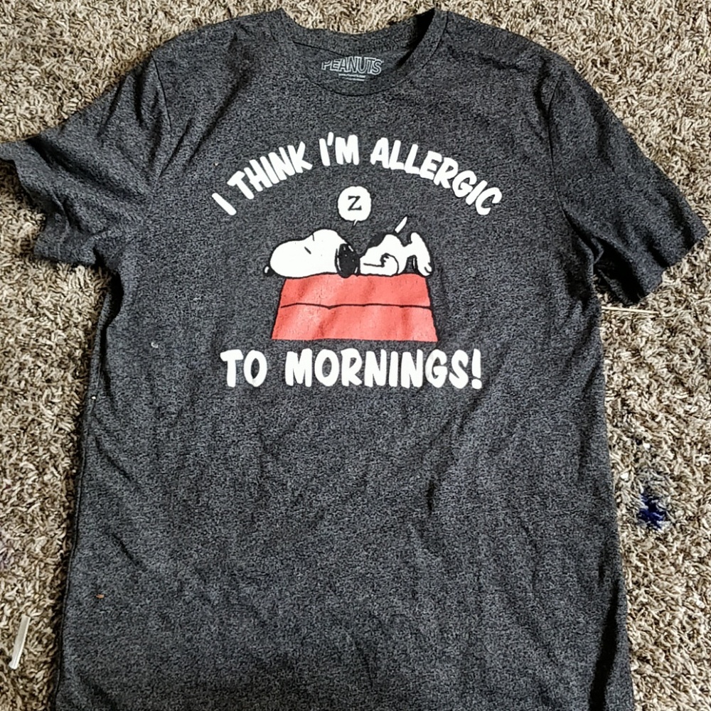 Peanuts graphic design t shirt